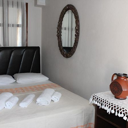 Uysal Pansiyon Bozcaada Quarto foto